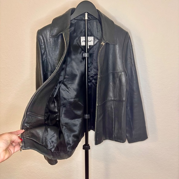 Vintage Lord & Taylor 100% Genuine Leather, Zip-Front Jacket, Size M - Picture 8 of 16